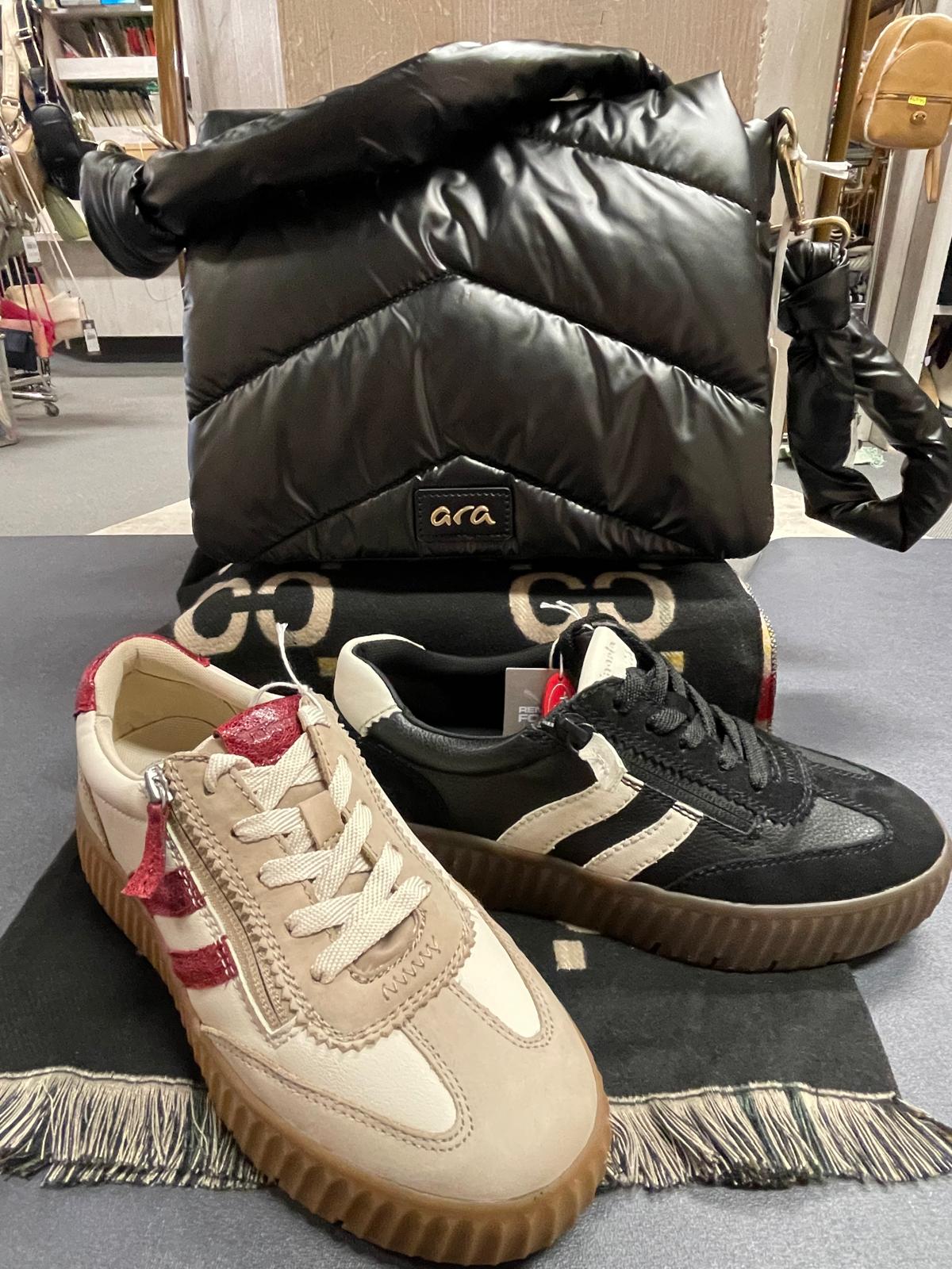 Damenschuhe bei Schuhhaus Öfner in Zirl - Bild 24